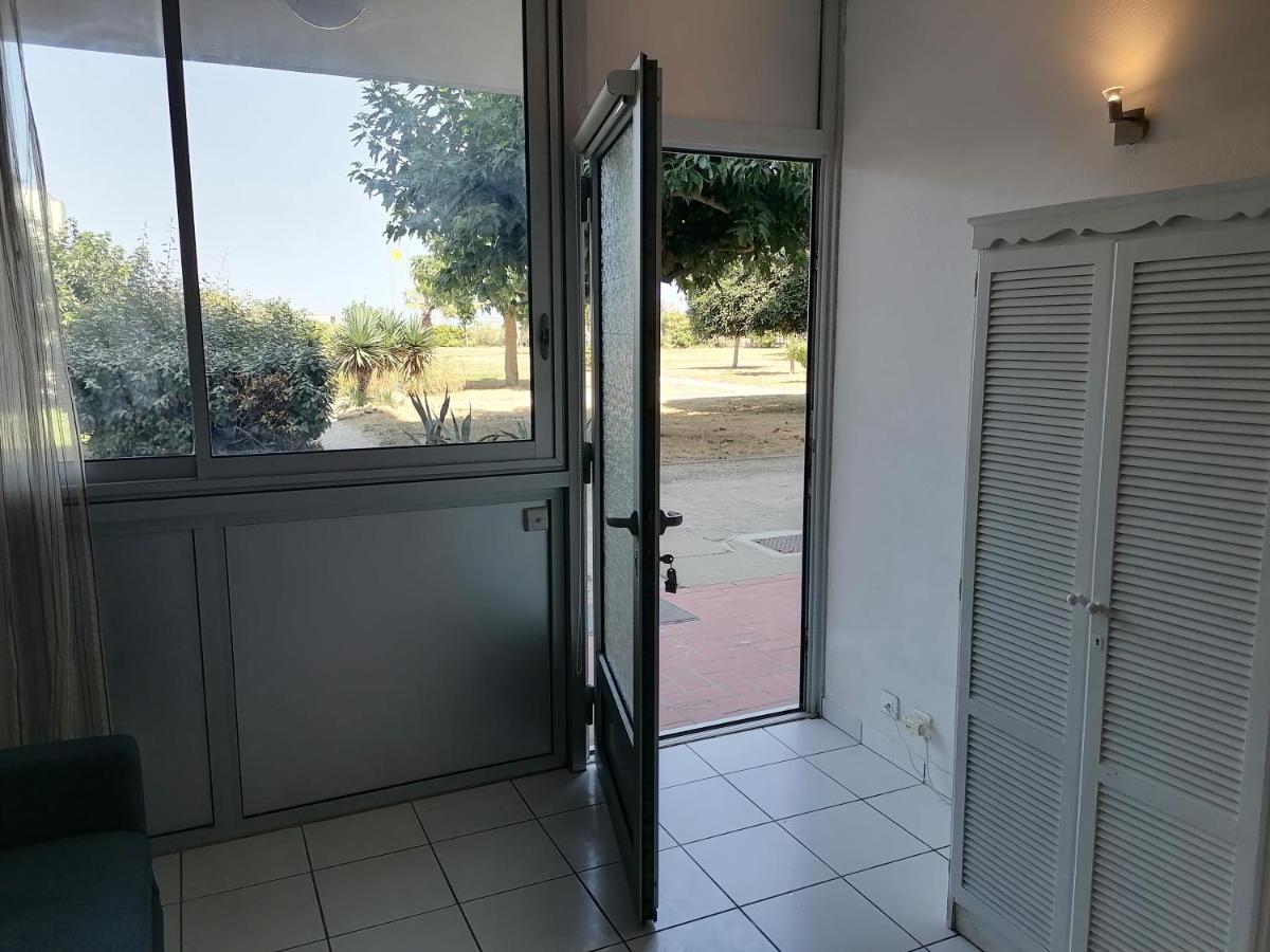 Ground Floor Studio With Access To Beach And Pool Le Barcarès Exterior foto